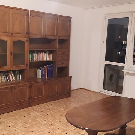 Uroczy Apartament Z Bezplatnych Parkingiem Varsovia Exterior foto